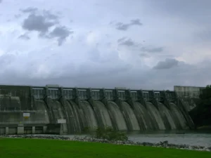 Quais documentos são necessários para regularizar barragem em SP?